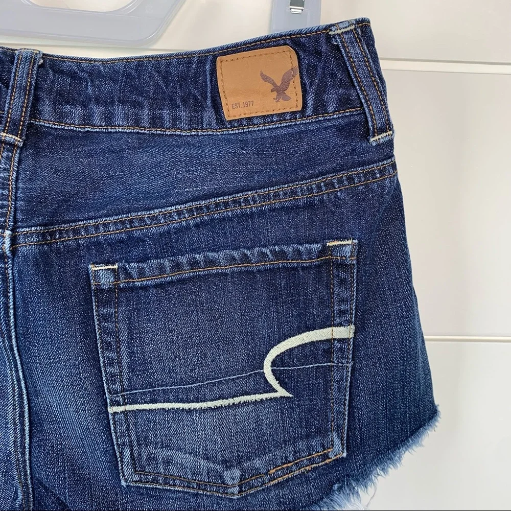 American Eagle Hi-Rise Festival Cutoff Jean Shorts Size 2 - Picture 3 of 8